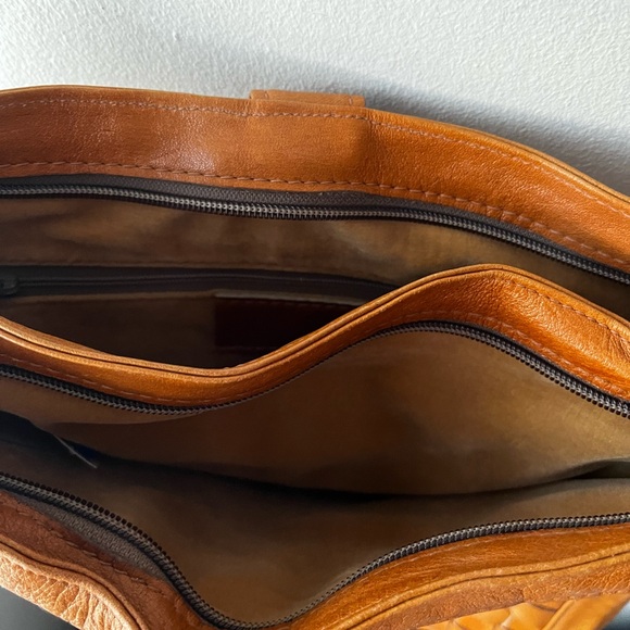 Vintage Genuine Leather Woven purse - Picture 7 of 7